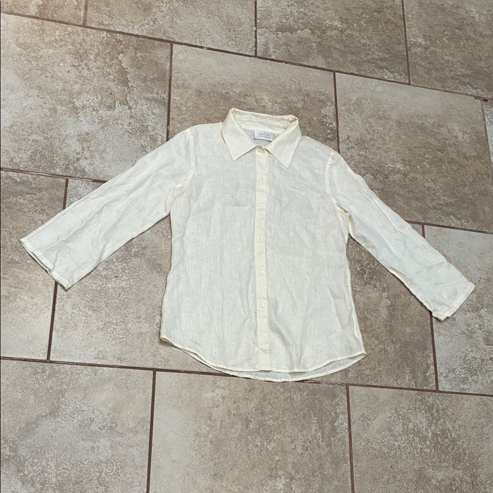 Dana Buchman Light Cream Button-Down Collared Shirt